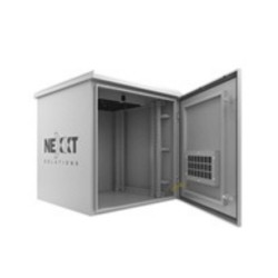 Nexxt Solutions Infrastructure - Outdoor Pole Mount Cabinet - SPCC steel - Light gray powder coat - Incluye acc mont barra tierr